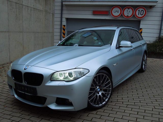 Silber Gebraucht 2011 BMW 535 Kombi | 32.900 € - Bild 1/4
