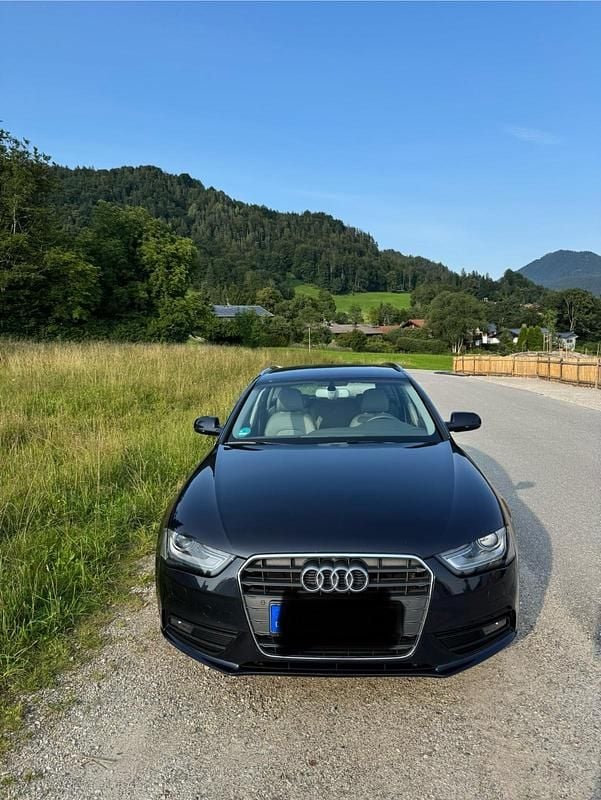 Blau Gebraucht 2013 Audi A4 Kombi | 12.500 € (Etwas zu teuer) - Bild 1/4
