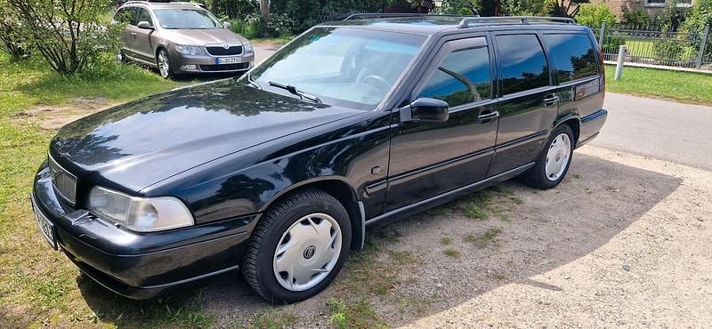 Schwarz Gebraucht 1998 Volvo V70 Kombi | 1.399 € (Fairer Preis) - Bild 1/4