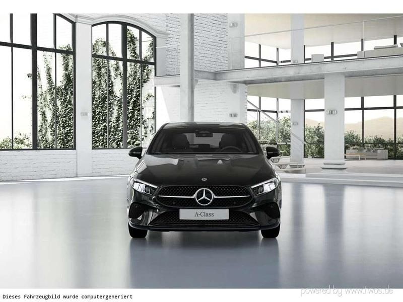 Unilack nachtschwarz Gebraucht 2025 Mercedes A180 Limousine | 28.750 € (Guter Preis) - Bild 1/3