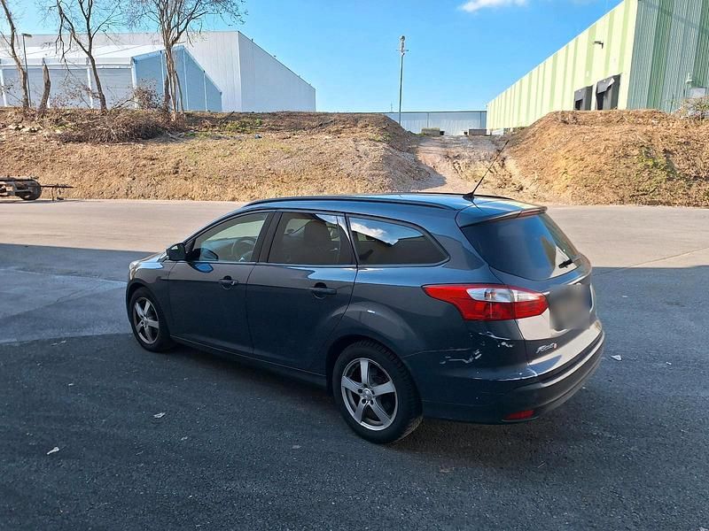 Gebraucht Ford Focus 115 PS (84 kW) 2012 Andere farben Kombi