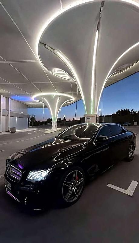 Gebraucht Mercedes E220 194 PS (142 kW) 2019 Limousine