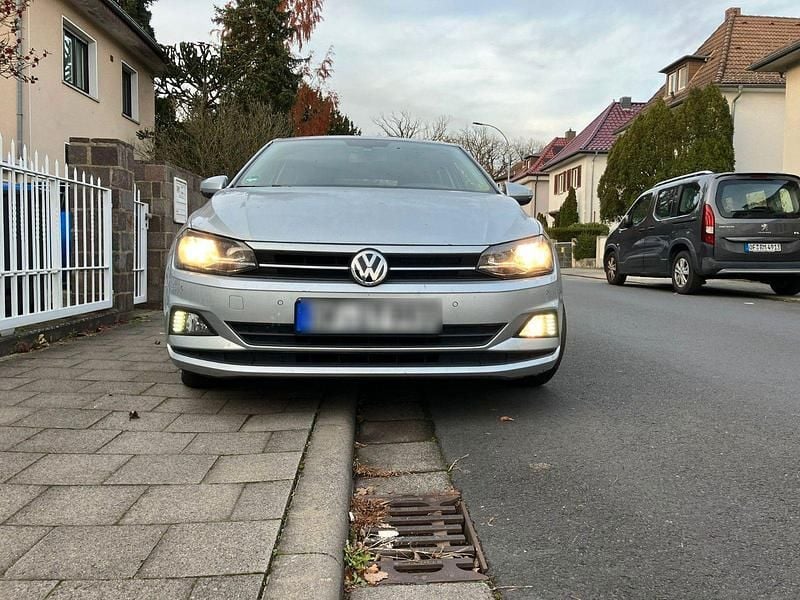 Gebraucht VW Polo Comfortline 80 PS (58 kW) 2018 Grau Kleinwagen
