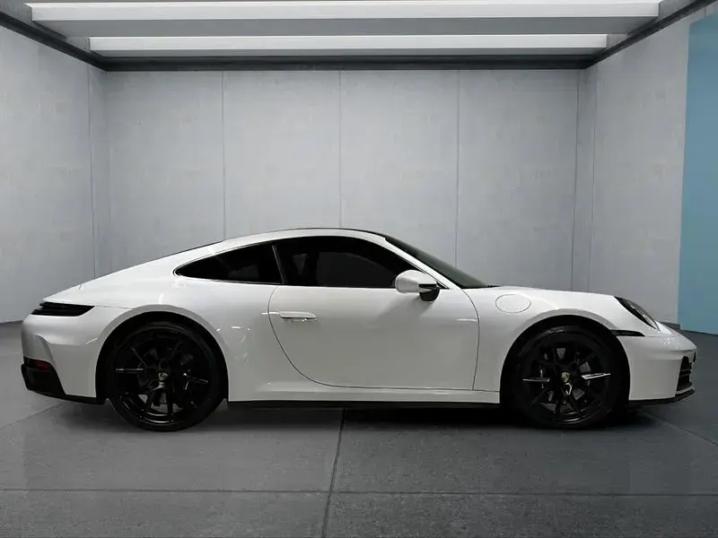 Gebraucht Porsche 911 Carrera 394 PS (289 kW) 2024 Grau Coupé
