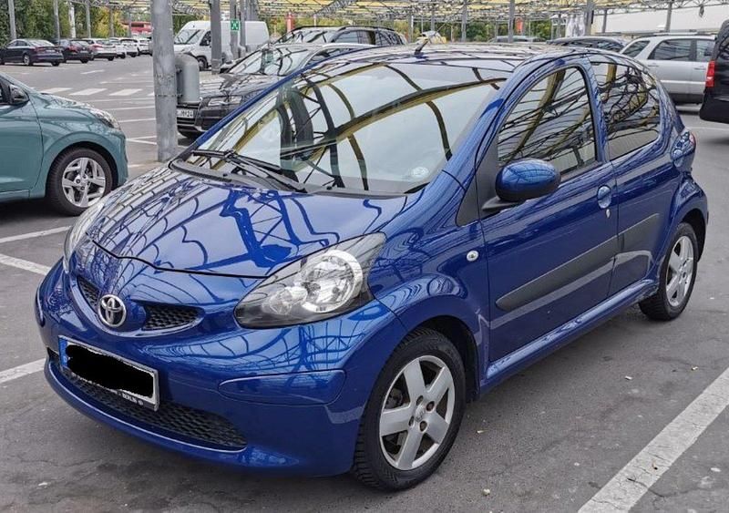 Blau Gebraucht 2007 Toyota Aygo Kleinwagen | 3.700 € (Etwas zu teuer) - Bild 1/4