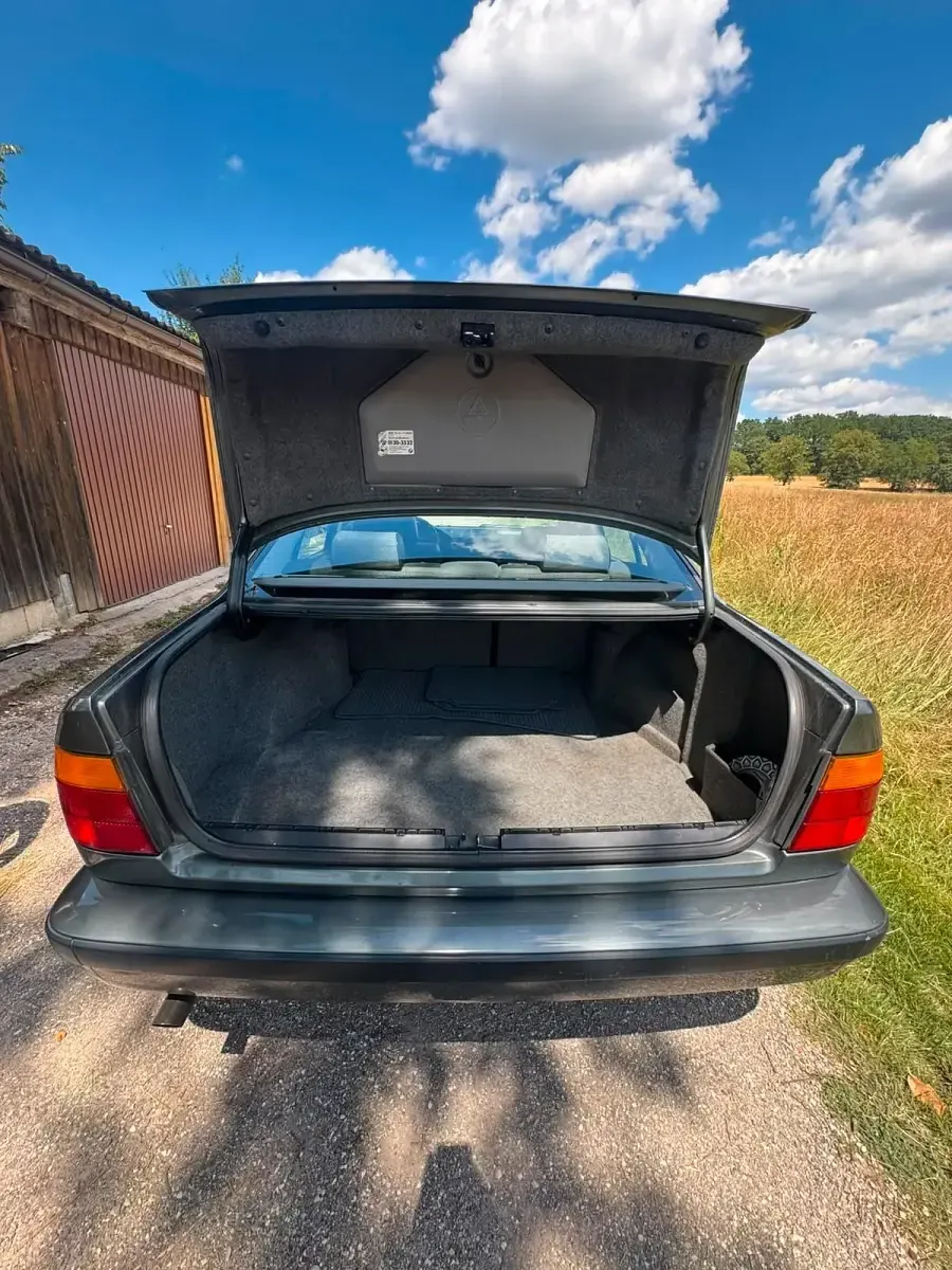 Gebraucht BMW 520 130 PS (95 kW) 1989 Grau Limousine