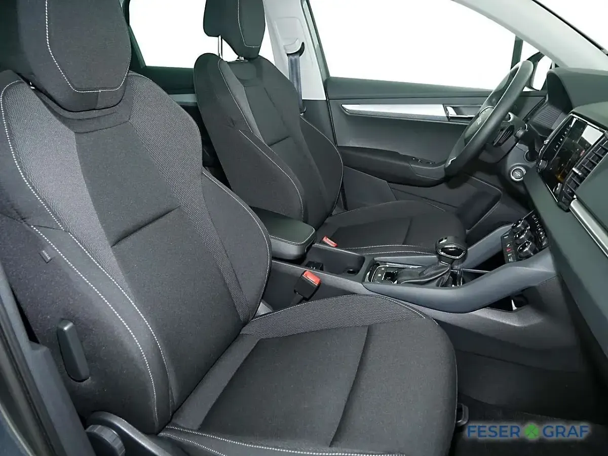 Gebraucht Skoda Karoq Tour 150 PS (110 kW) 2025 Graphitegrau metallic SUV