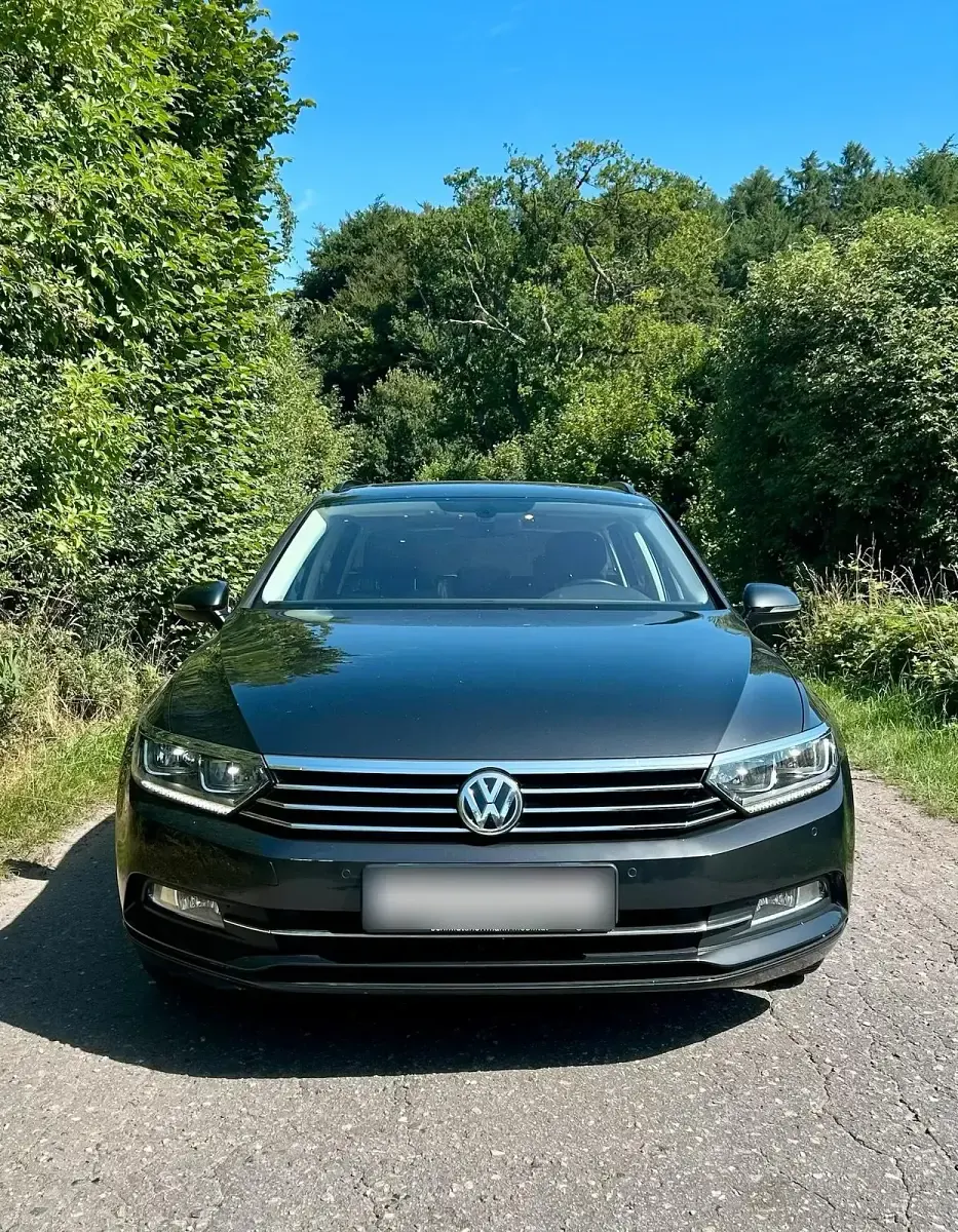 Gebraucht VW Passat Comfortline 150 PS (110 kW) 2018 Grau Kombi