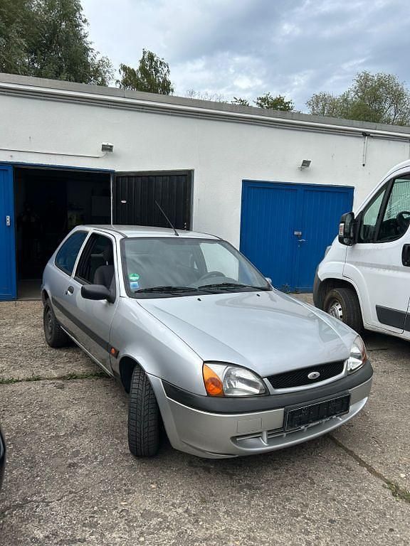 Grau Gebraucht 2002 Ford Fiesta Kleinwagen | 1.199 € (Guter Preis) - Bild 1/4