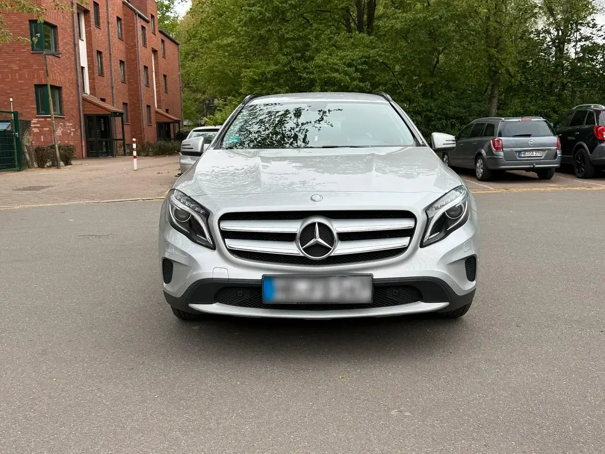 Gebraucht Mercedes GLA200 156 PS (114 kW) 2014 Silber SUV