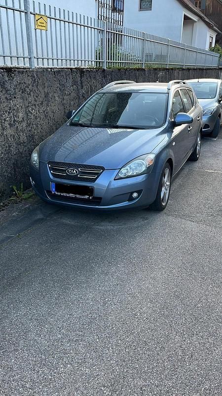 Grau Gebraucht 2008 Kia Ceed Sportswagon Kombi | 2.700 € (Fairer Preis) - Bild 1/3