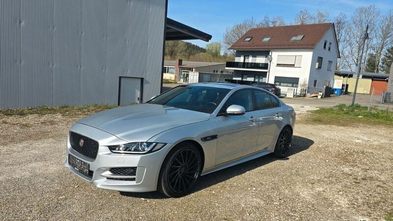 Indus silver Gebraucht 2015 Jaguar XE R-Sport Limousine | 12.999 € (Fairer Preis) - Bild 1/4
