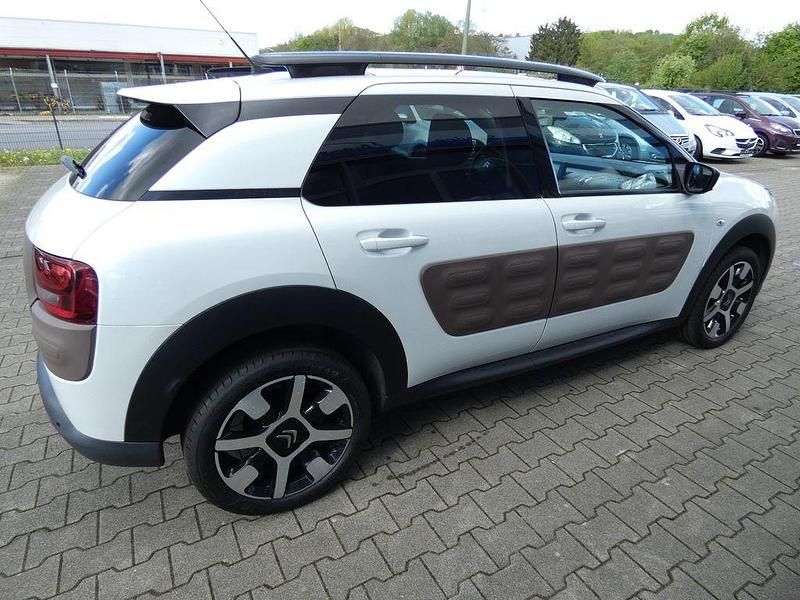 Used Citroën C4 110 HP (80 kW) 2016 White SUV