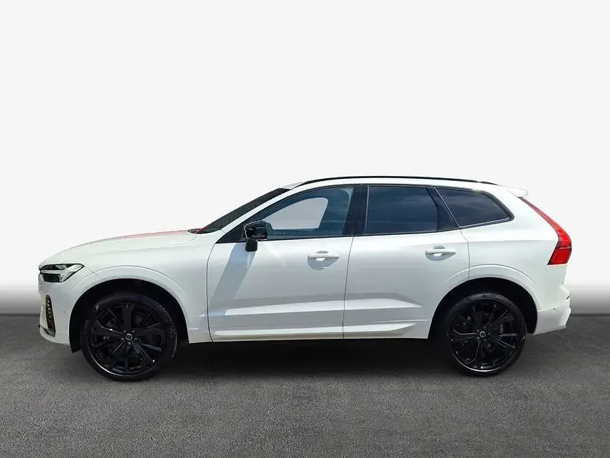 Gebraucht Volvo XC60 Plus 250 PS (183 kW) 2025 Crystal white / metallic SUV