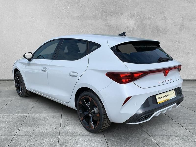 Neu Cupra Leon 150 PS (110 kW) 2025 Weiß Limousine