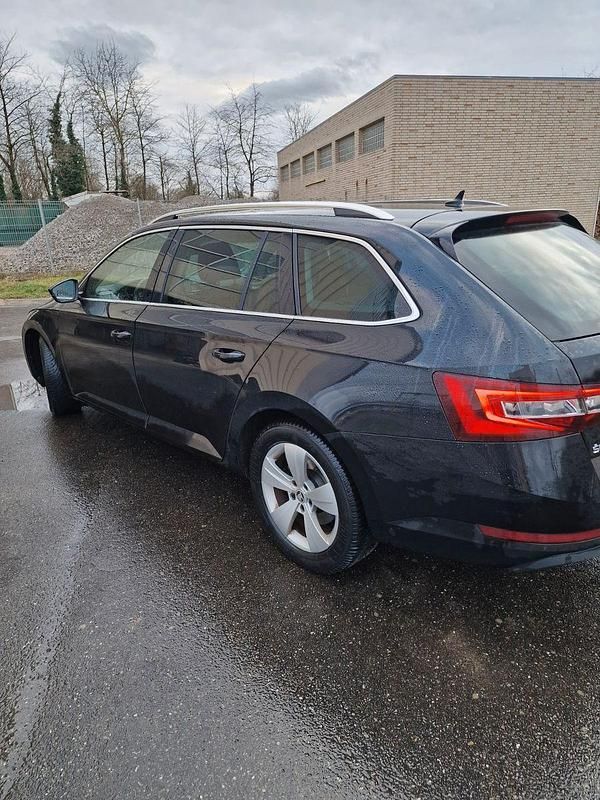 Gebraucht Skoda Superb Style 190 PS (139 kW) 2018 Schwarz Kombi