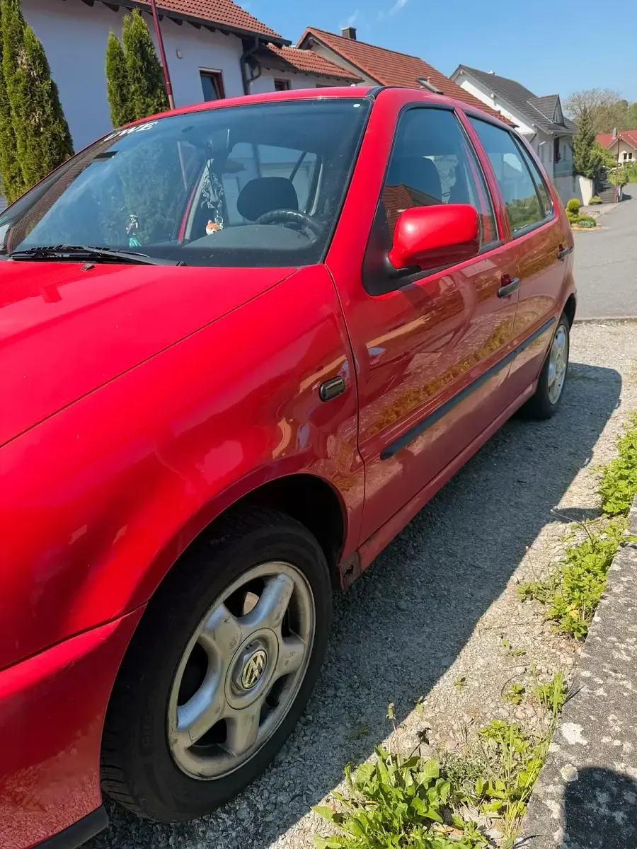 Second-hand VW Polo 70 CP (51 kW) 1999 Roșu Hatchback