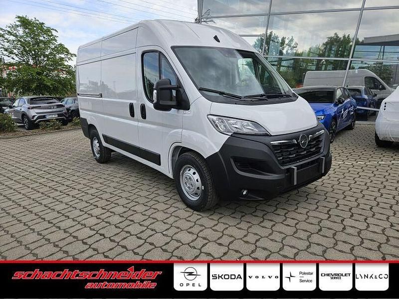 Weiss Gebraucht 2024 Opel Movano Van | 25.890 € (Guter Preis) - Bild 1/4