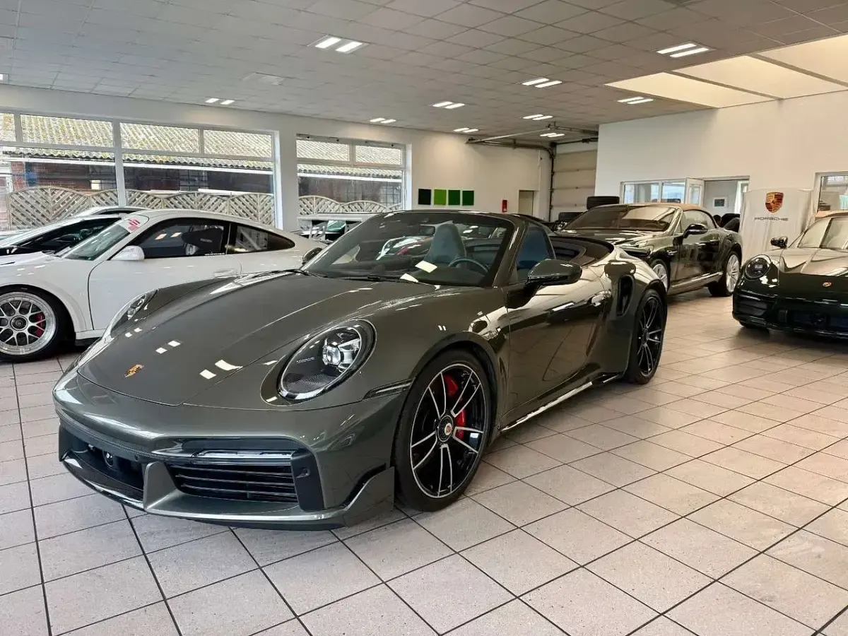 Gebraucht Porsche 992 581 PS (427 kW) 2024 Grün Cabrio