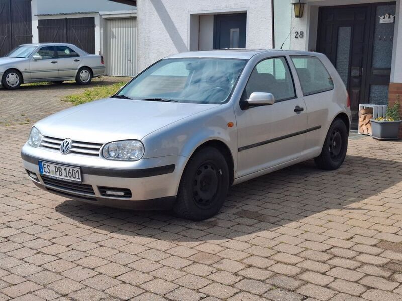 Silber Gebraucht 1998 VW Golf IV Basis Limousine | 800 € (Guter Preis) - Bild 1/4