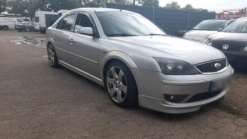 Gebraucht Ford Mondeo 125 PS (91 kW) 2006 Silber Limousine