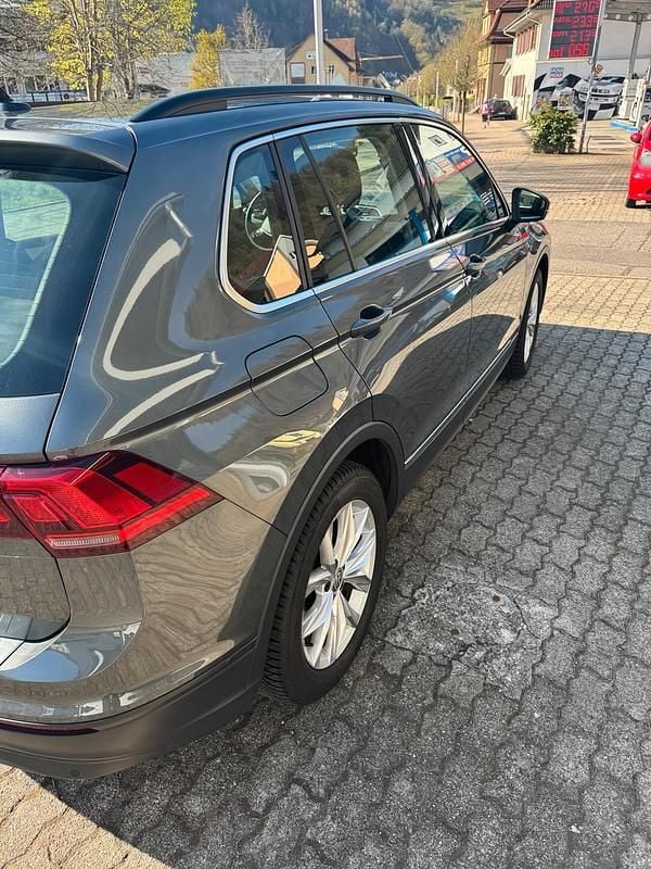Gebraucht VW Tiguan 150 PS (110 kW) 2020 Grau SUV