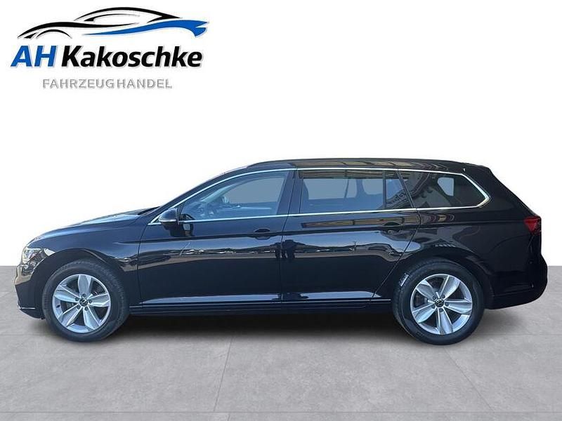 Gebraucht VW Passat 200 PS (147 kW) 2023 Deep black perleffekt Kombi