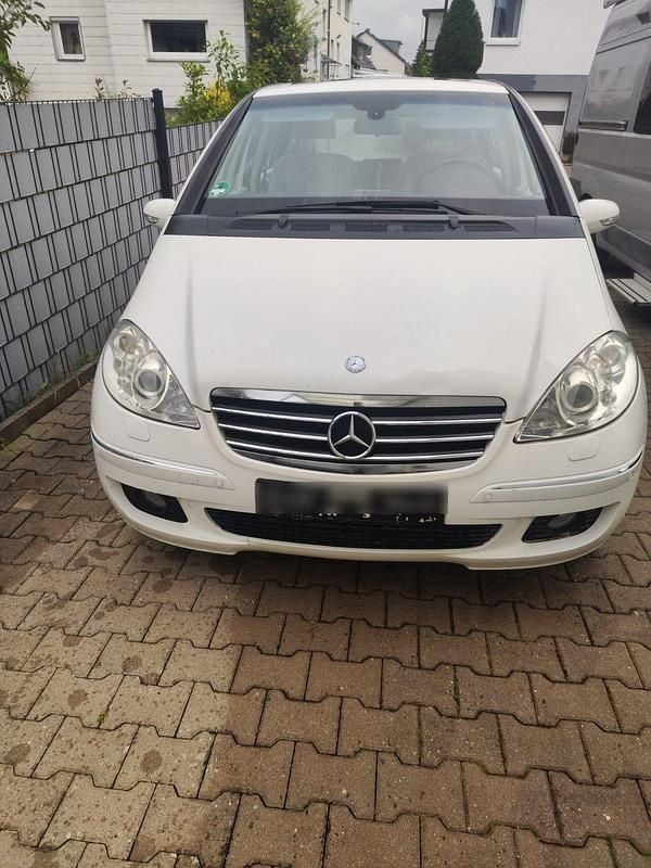 Weiß Gebraucht 2005 Mercedes A150 Avantgarde Kleinwagen | 2.500 € (Fairer Preis) - Bild 1/4