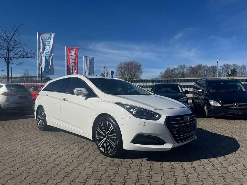 Gebraucht Hyundai i40 141 PS (103 kW) 2017 Weiß Kombi