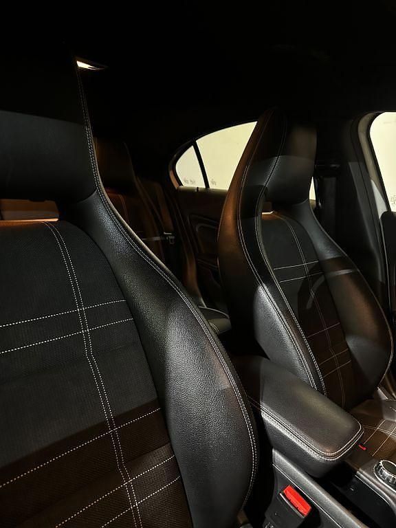 Gebraucht Mercedes A180 Edition 122 PS (89 kW) 2018 Weiß Limousine