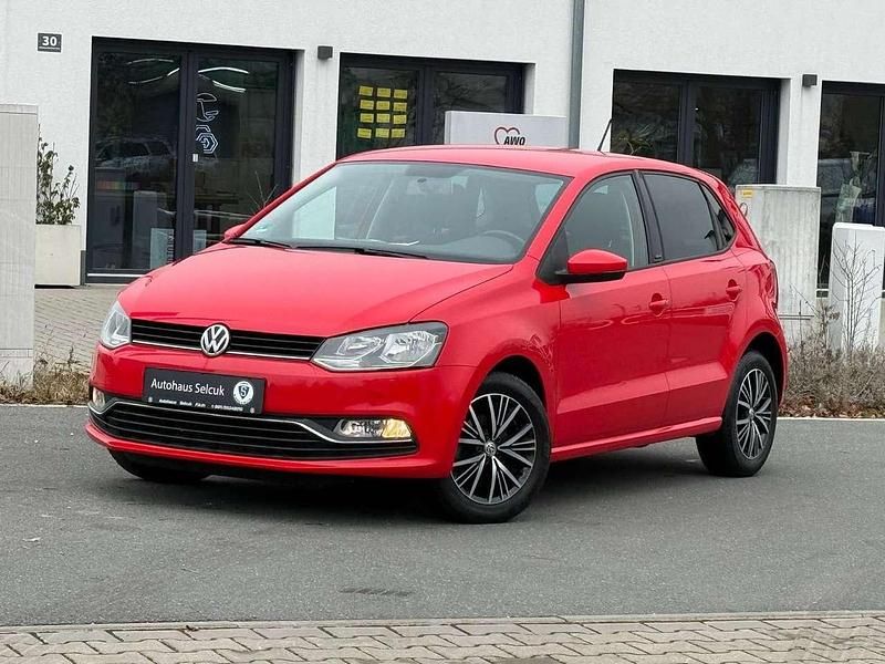 Flashrot Gebraucht 2016 VW Polo Allstar Kleinwagen | 10.990 € (Fairer Preis) - Bild 1/4