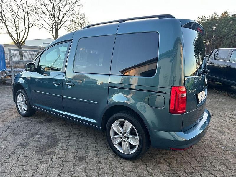 Gebraucht VW Caddy Comfortline 125 PS (91 kW) 2017 Grün Van / Kleinbus