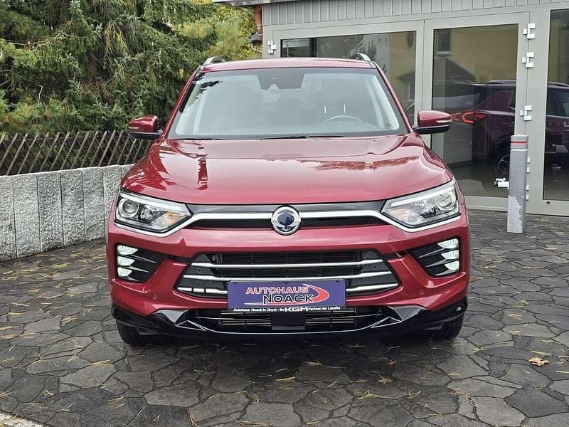 Cherry red Gebraucht 2020 Ssangyong (KGM) Korando SUV | 15.990 € (Fairer Preis) - Bild 1/4