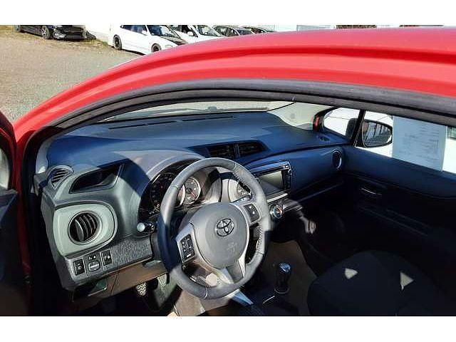 Gebraucht Toyota Yaris Edition 69 PS (50 kW) 2014 Super red 5 Kleinwagen