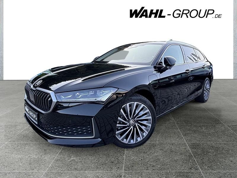 Schwarz Gebraucht 2024 Skoda Superb LAURIN & KLEMENT Kombi | 44.590 € - Bild 1/4