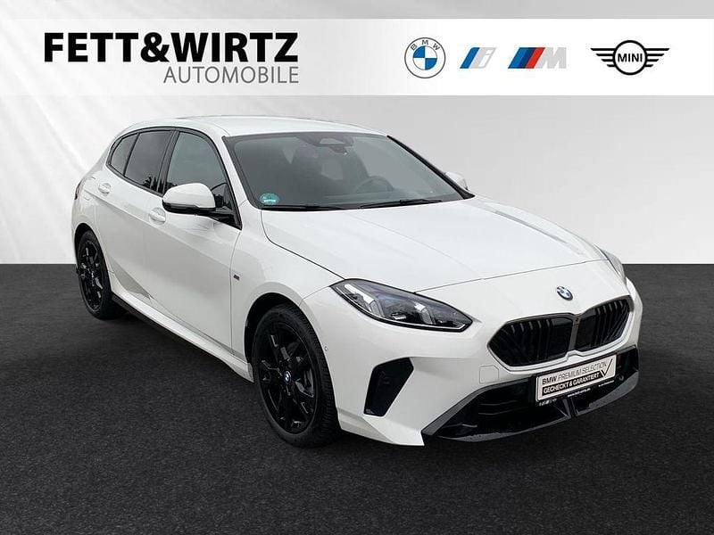 Alpinweiss Gebraucht 2024 BMW 120 M Sport Kleinwagen | 34.790 € (Superpreis) - Bild 1/3