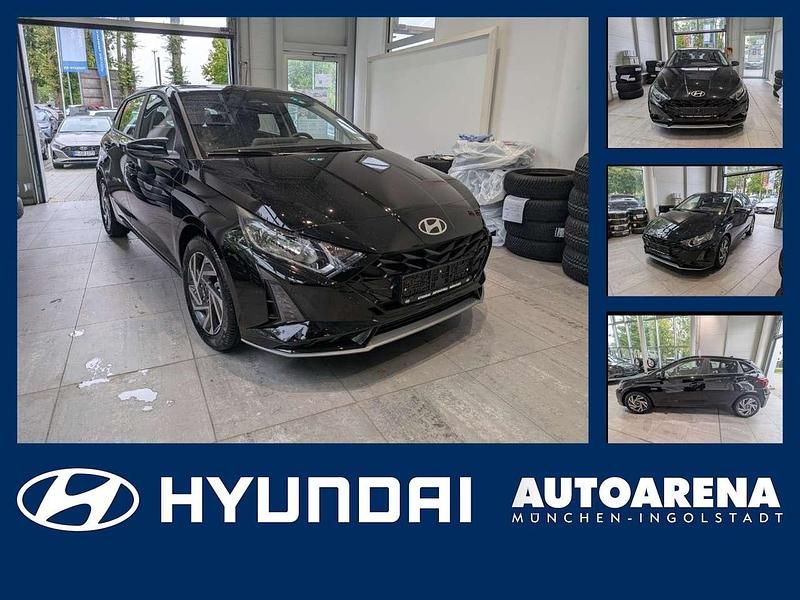 Phantom black / met Gebraucht 2025 Hyundai i20 Trend Limousine | 21.975 € (Etwas zu teuer) - Bild 1/4