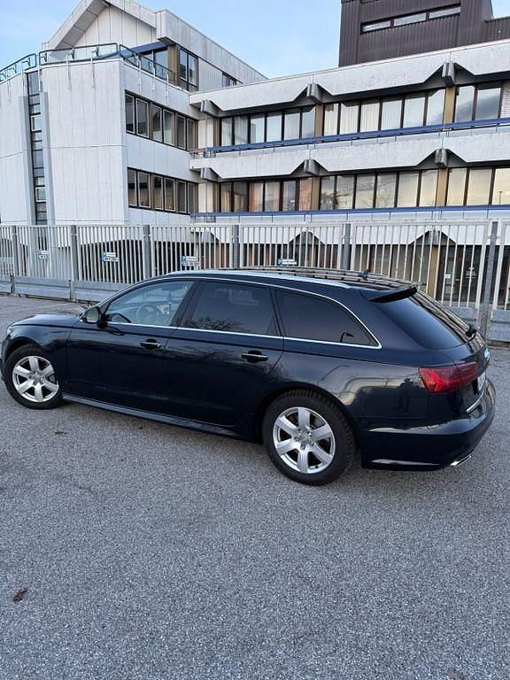 Gebraucht Audi A6 Ambiente 218 PS (160 kW) 2017 Blau Kombi