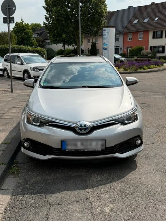Grau Gebraucht 2017 Toyota Auris Touring Sports Kombi | 15.000 € (Fairer Preis) - Bild 1/4
