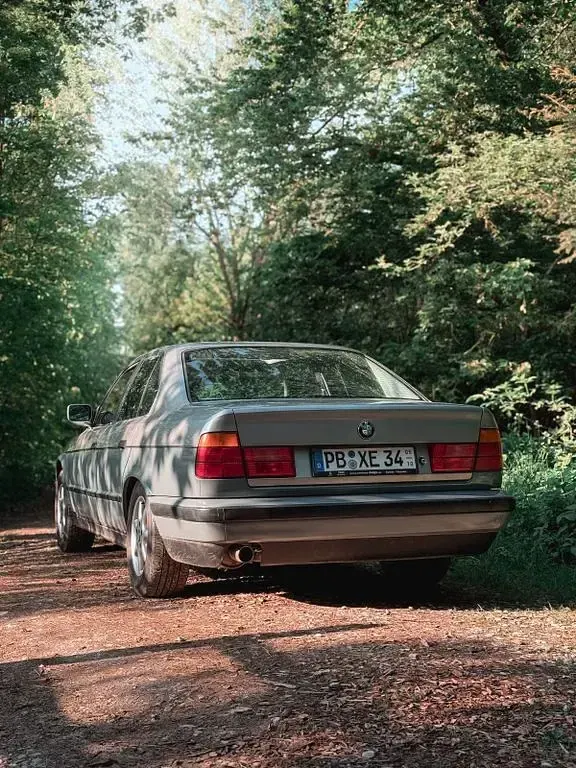 Gebraucht BMW 520 Performance 129 PS (94 kW) 1989 Silber Limousine