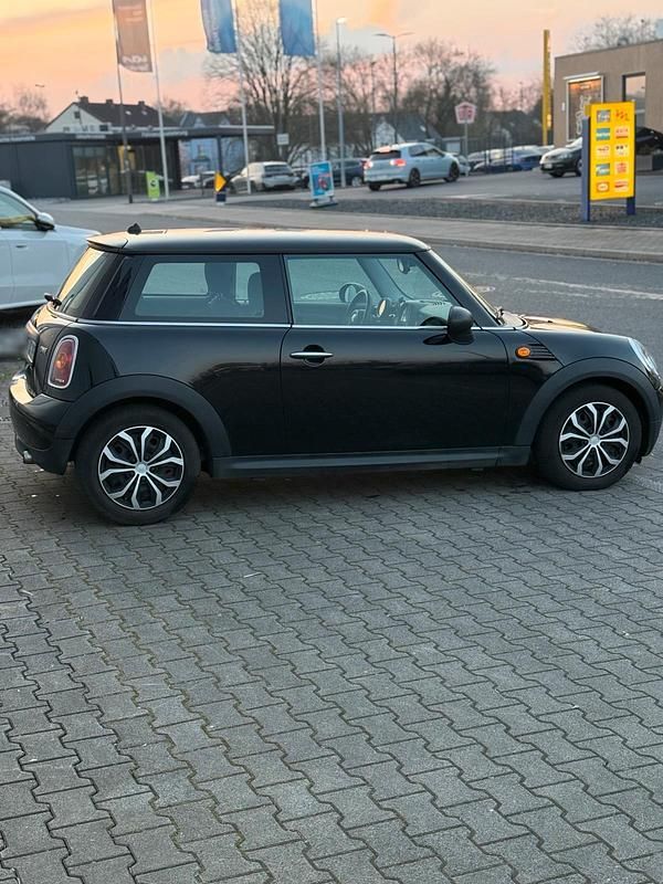 Gebraucht Mini ONE 95 PS (69 kW) 2010 Schwarz Kleinwagen