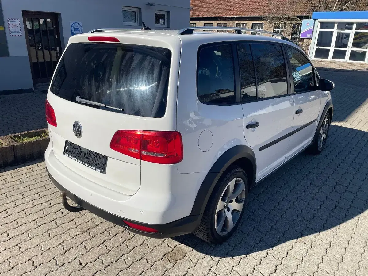 Gebraucht VW Touran Cross 150 PS (110 kW) 2013 Weiß Van / Kleinbus