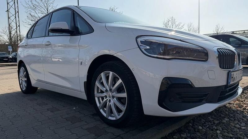 Gebraucht BMW 225 Active Tourer iPerformance 224 PS (164 kW) 2018 Weiß Van / Kleinbus