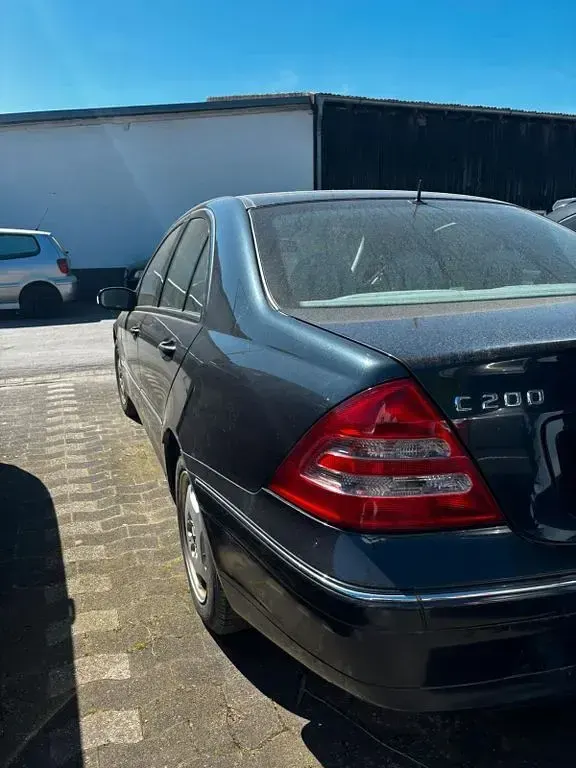 Second-hand Mercedes C200 163 CP (119 kW) 2002 Albastru Berlinǎ