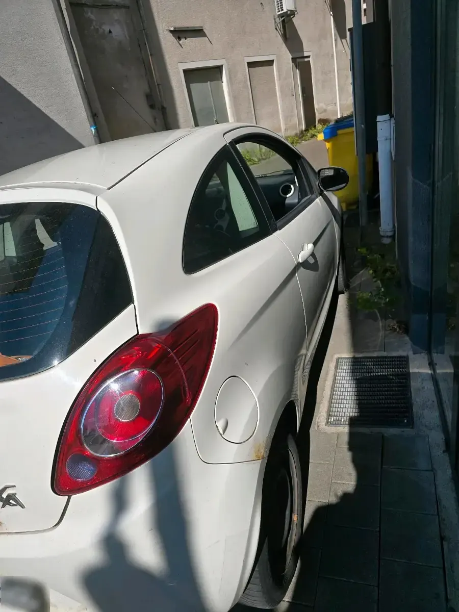 Gebraucht Ford Ka 69 PS (50 kW) 2011 Weiß Kleinwagen