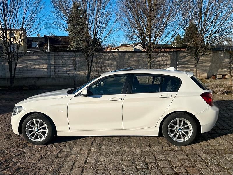 Gebraucht BMW 116 Sport Line 120 PS (88 kW) 2014 Weiß Kleinwagen