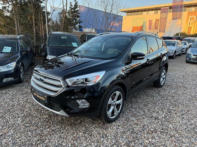 Gebraucht Ford Kuga Titanium 150 PS (110 kW) 2017 Schwarz SUV