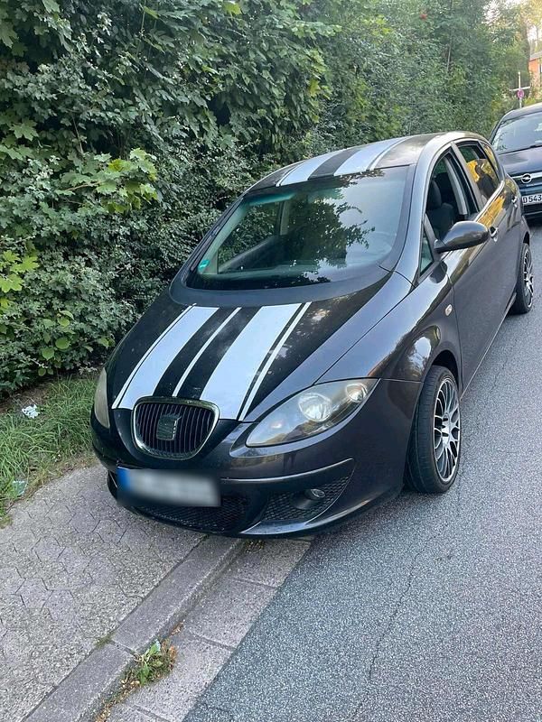 Schwarz Gebraucht 2005 Seat Altea Van / Kleinbus | 1.300 € (Guter Preis) - Bild 1/4