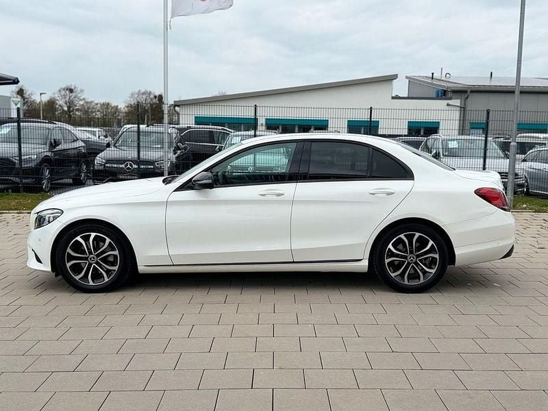 Gebraucht Mercedes C180 Avantgarde 156 PS (114 kW) 2020 Weiß Limousine