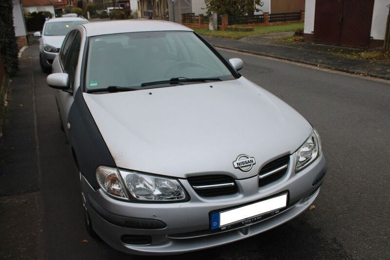 Grau Gebraucht 2001 Nissan Almera Comfort Limousine | 900 € (Superpreis) - Bild 1/4
